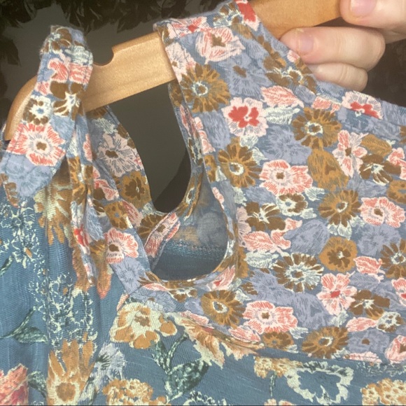 🆕Lucky Brand Cold Shoulder Top Floral - Picture 5 of 6